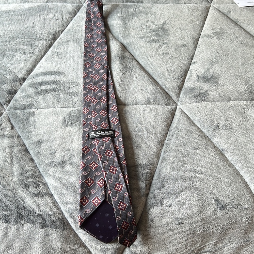 Designer Ties Set of 3! - Picture 3 of 11